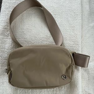 LULULEMON BELT BAG BEIGE